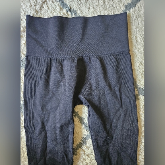 Set Active Seamleas Sculpt Ribbed Legging Size Small - Picture 3 of 5